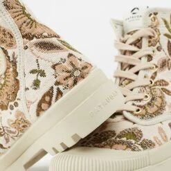 Pataugas AUTHENTIQUE M/FL F4H BEIGE 15 Pataugas AUTHENTIQUE M/FL F4H BEIGE -Pataugas OGMFLF4H628180150 BEIGE Detail